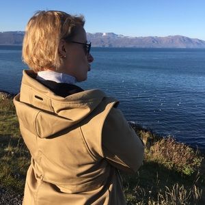 Meet your Posher, Deborah